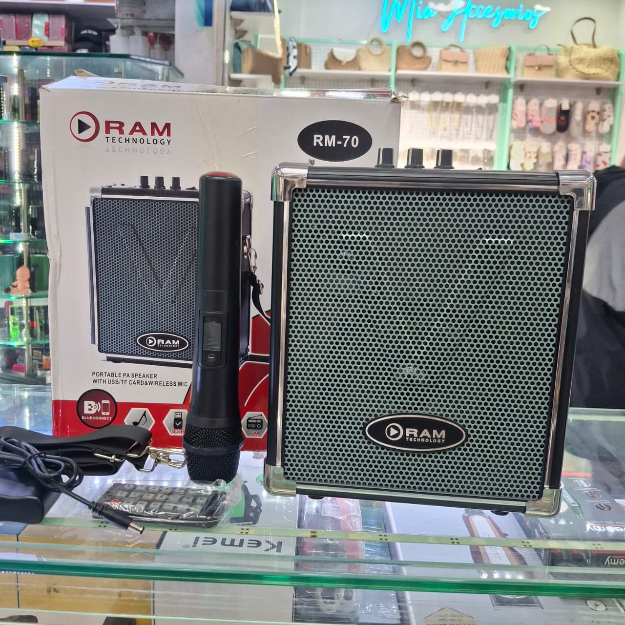 PARLANTE KARAOKE RM-70